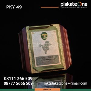 Plakat Kayu Dinas Perkebunan Pemerintah Provinsi Kalimantan Timur