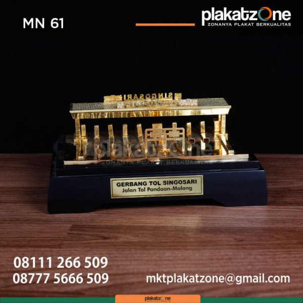 MN61 Souvenir Miniatur Gerbang Tol Singasari