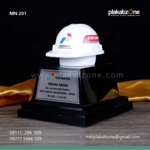 SM201 Miniatur Helm Pertamina