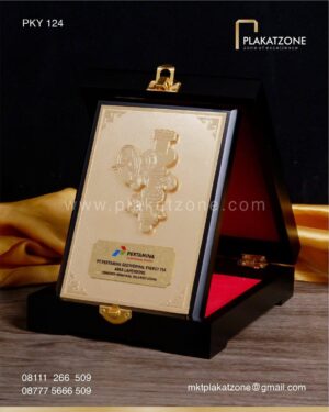 PKY124 Plakat Kayu Pertamina Tomohon Minahasa