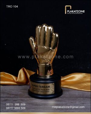 TRO104 Piala Olahraga Kiper Terbaik DM CUP 1