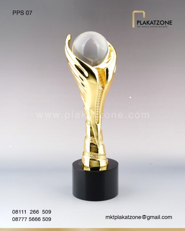 PPS07-Piala-Kristal