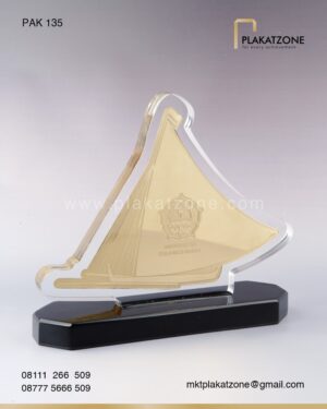 PAK135 Plakat Akrilik Logam Universitas Sulawesi Barat